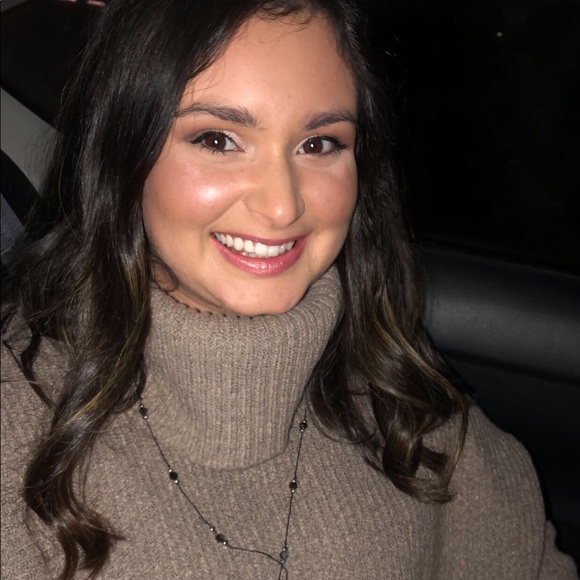 Meet your Posher, Brooke - Picture 1 of 1